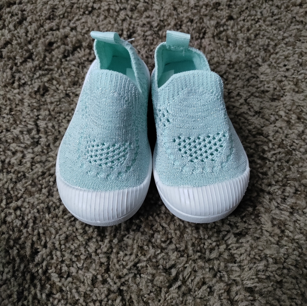 Girls Cat&Jack size 4 slip on shoes